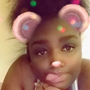 Meet your Posher, Della